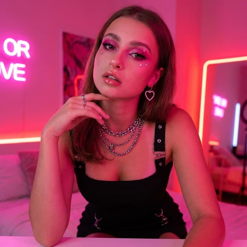 Розовый альт-поп